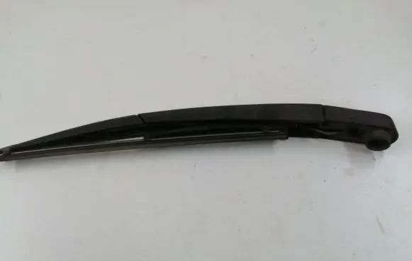 Nissan Qashqai Rear wiper blade arm 35029817