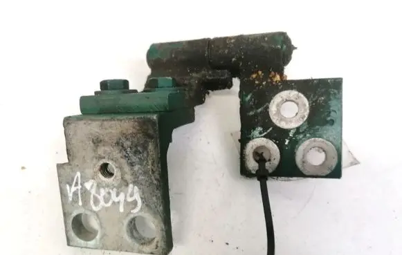 Peugeot Partner Front door upper hinge
