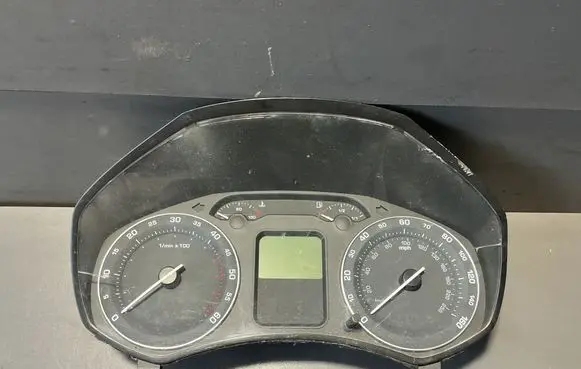 Skoda Octavia Mk2 (1Z) Speedometer (instrument cluster) 
