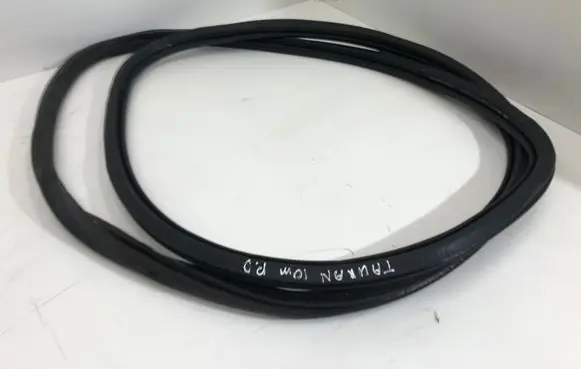 Volkswagen Touran II Front door rubber seal RF11T0867911F