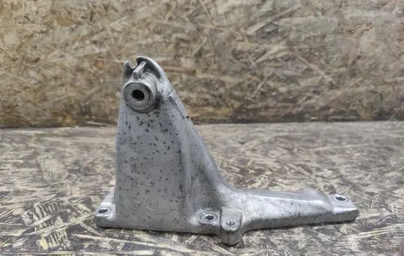 Mercedes-Benz SL AMG R230 Engine mounting bracket A1132232904