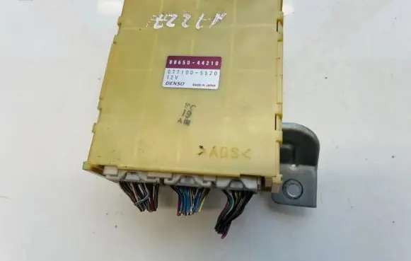 Toyota Avensis Verso Other control units/modules 8865044210 88650-44210