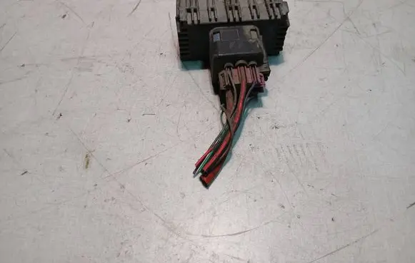 Opel Astra H Glow plug pre-heat relay 