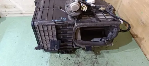 KIA Sorento Interior heater climate box assembly 