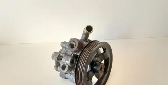 Toyota Avensis T250 Power steering pump