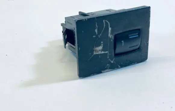 Volkswagen Touareg I Seat heating switch 7L6963570B 7L6963564A 7L6963564