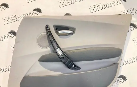 BMW 1 E81 E87 Front door card panel trim 1571391 7136228 7133312