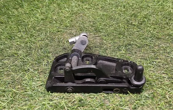 Audi A4 S4 B7 8E 8H Convertible roof hinge 8H0871385A