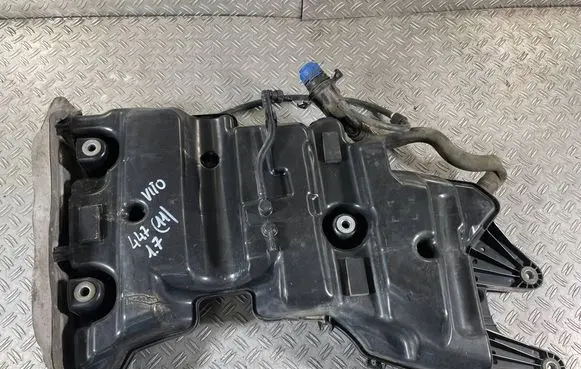 Mercedes-Benz Vito Viano W447 AdBlue liquid reservoir A0994711400