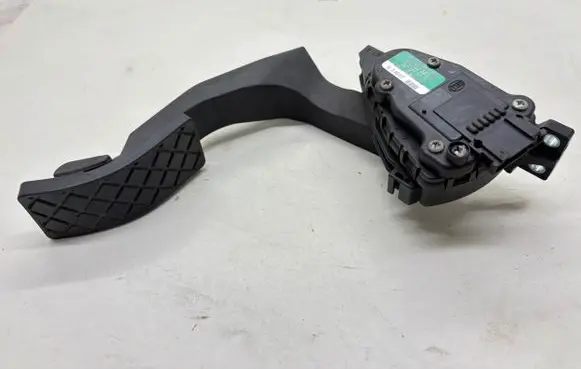 Audi A8 S8 D3 4E Accelerator throttle pedal 4E1723523H