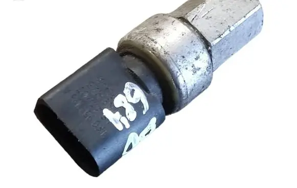 Volkswagen PASSAT B6 Air conditioning (A/C) pressure sensor 1K0959126A