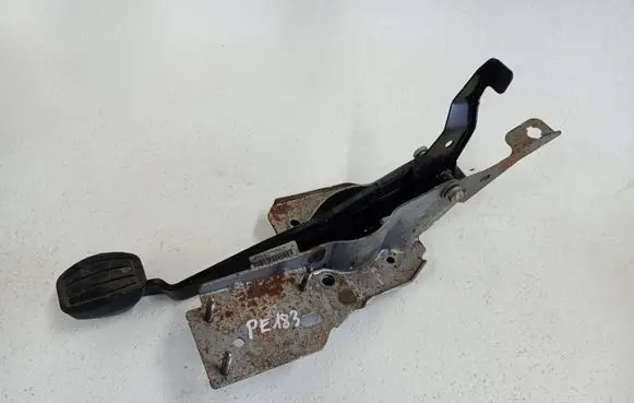 Peugeot 308 Brake pedal