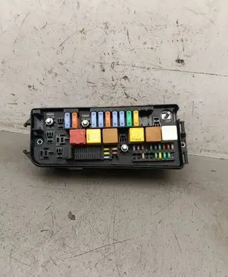 Opel Signum Fuse module 13205802 286126