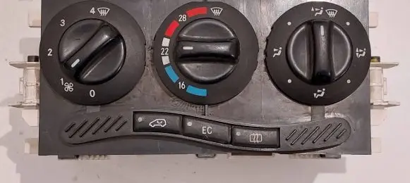 Mercedes-Benz A W168 Climate control unit 1688300485 K080498