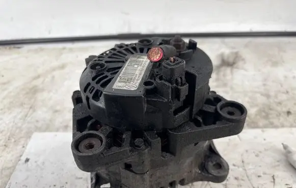 Opel Vivaro Generator/alternator TG15C058 2542966D 8200404459