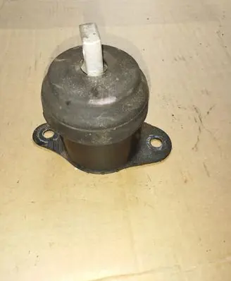 Honda Accord Engine mount bracket