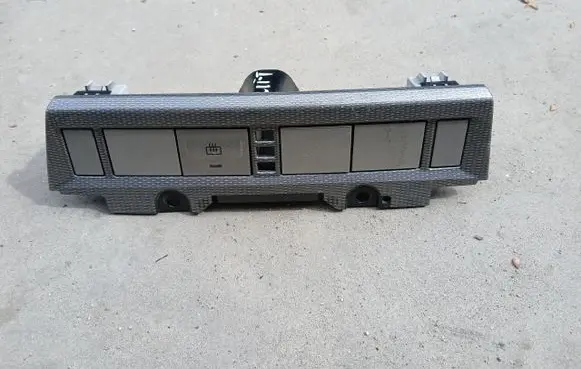 Ford Focus Other switches/knobs/shifts 8M51-13D734-A