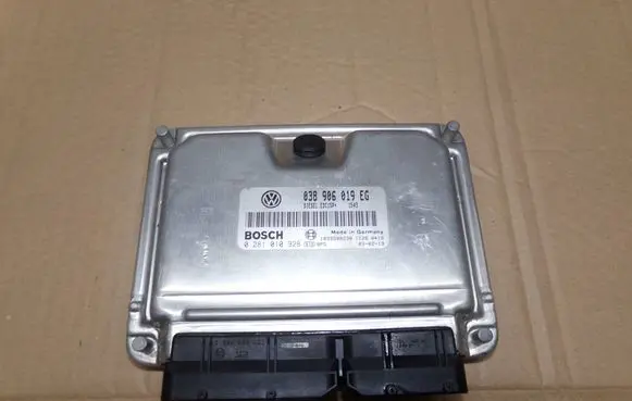 Skoda Superb B5 (3U) Engine control unit/module 0281010928