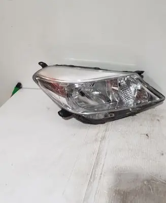 Toyota Yaris Headlight/headlamp KOITO0D79