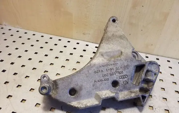 Volkswagen PASSAT B7 Engine mounting bracket 03L199207