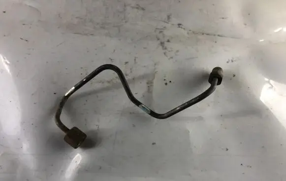 Fuel injector supply line/pipe