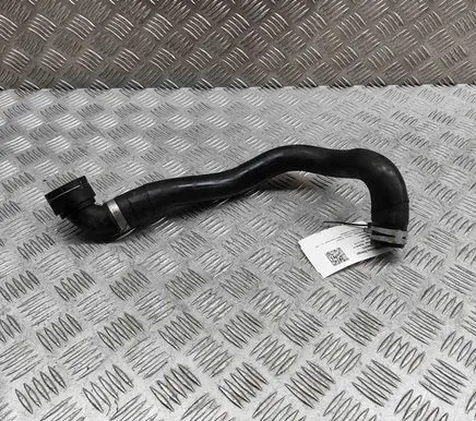 Volvo XC90 Engine coolant pipe/hose 31439753