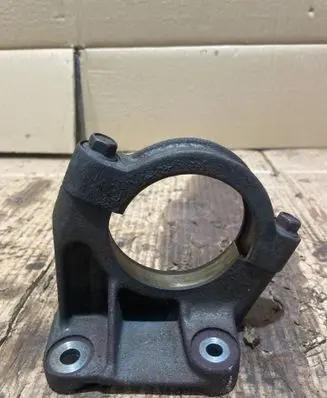 Volvo S40 Driveshaft support bearing bracket 9143465