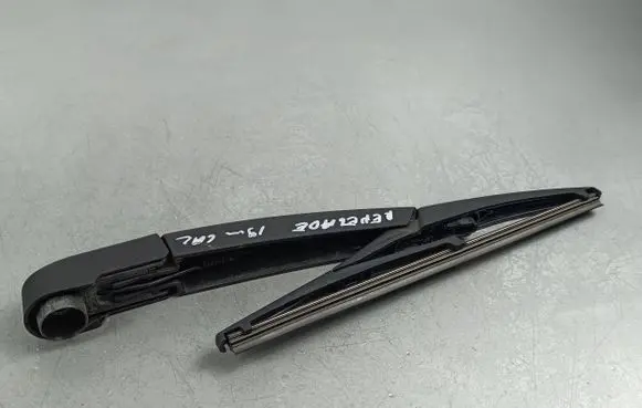 Jeep Renegade Rear wiper blade arm