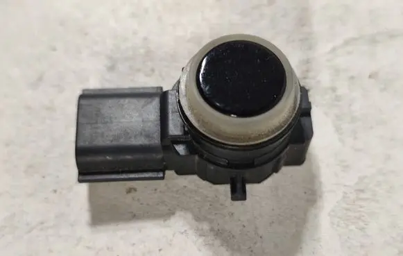 Renault Megane IV Parking PDC sensor 284382275R 0263023669