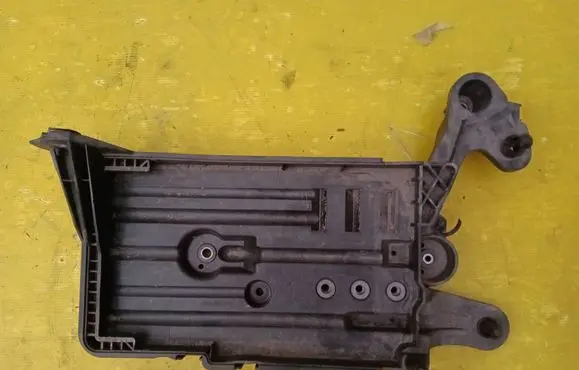 Audi A3 S3 8V Battery tray