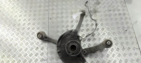 Mercedes-Benz C W205 Front wheel hub 2052100