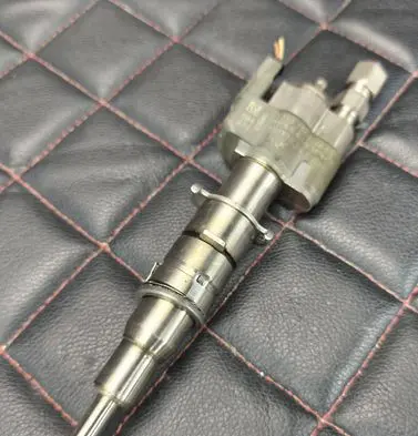 BMW 1 E81 E87 Fuel injector 7589048 10181010 758904805