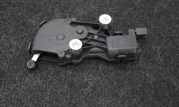 Mercedes-Benz GL X166 Rear door window regulator motor A1666700104