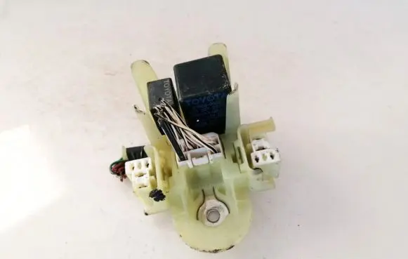 Toyota Avensis T220 Fuse box set