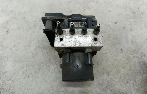 Toyota Auris 150 ABS Pump 4454002060