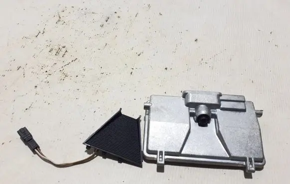 Windshield/windscreen camera