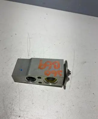 Volvo S60 Air conditioning (A/C) expansion valve 31101177 28325