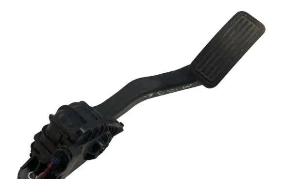 Mazda 6 Accelerator throttle pedal 1988003420 07330162504