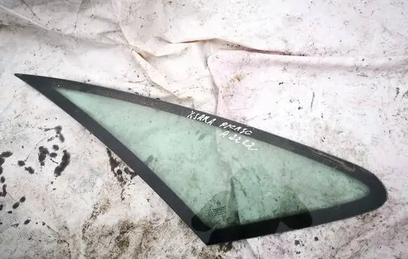 Citroen Xsara Picasso Front triangle window/glass as2