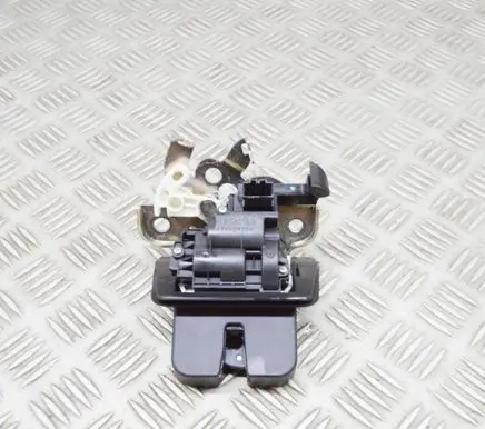 Audi A3 S3 8V Tailgate/trunk/boot lock/catch/latch 8R0827505
