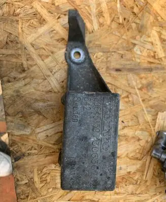 Volvo XC90 Engine mount bracket 30645159