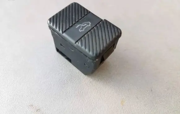 Volkswagen Transporter - Caravelle T4 Sunroof switch 357959855B
