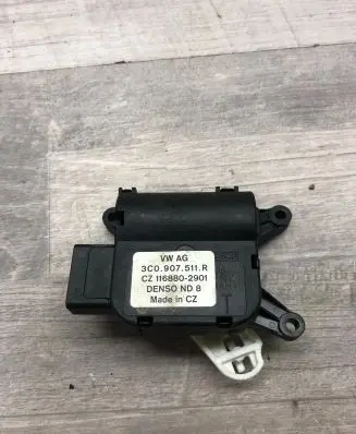 Volkswagen PASSAT B7 Climate control unit 3C0907511R CZ1168802901