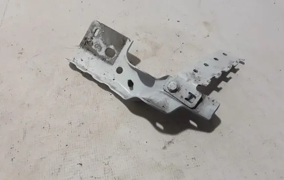Renault Espace VI Fender mounting bracket 625650000R