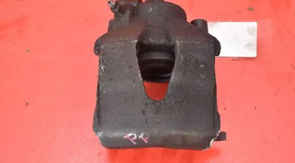 Volkswagen Golf V Front brake caliper