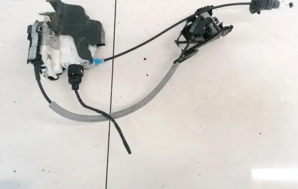Audi A3 S3 8V Front door lock 8X2837016B