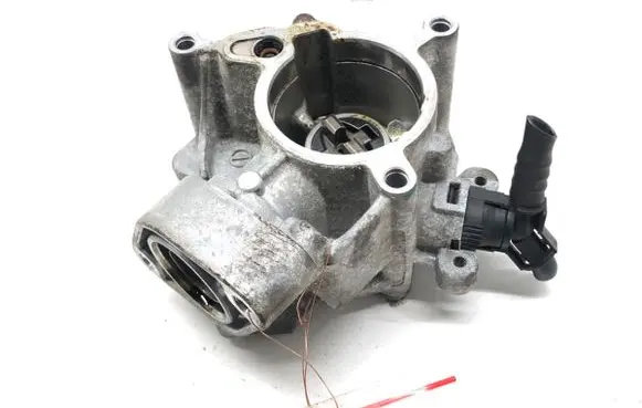 Volkswagen Arteon Vacuum pump 06L145100F