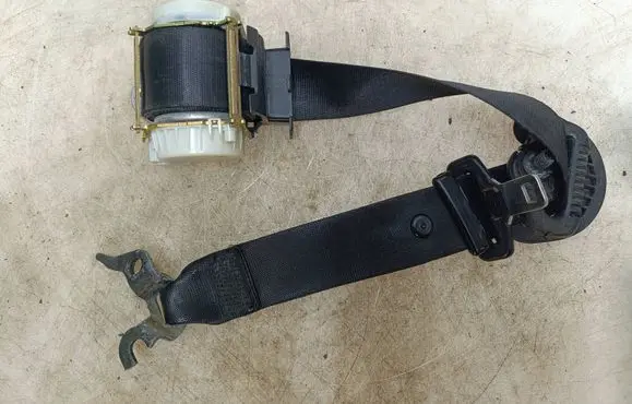 BMW 3 E90 E91 Front seatbelt S17069955 33052212C