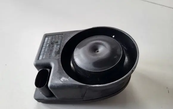 Volkswagen PASSAT B7 Alarm system siren 