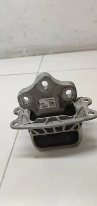 BMW 1 F40 Gearbox mount 6853453